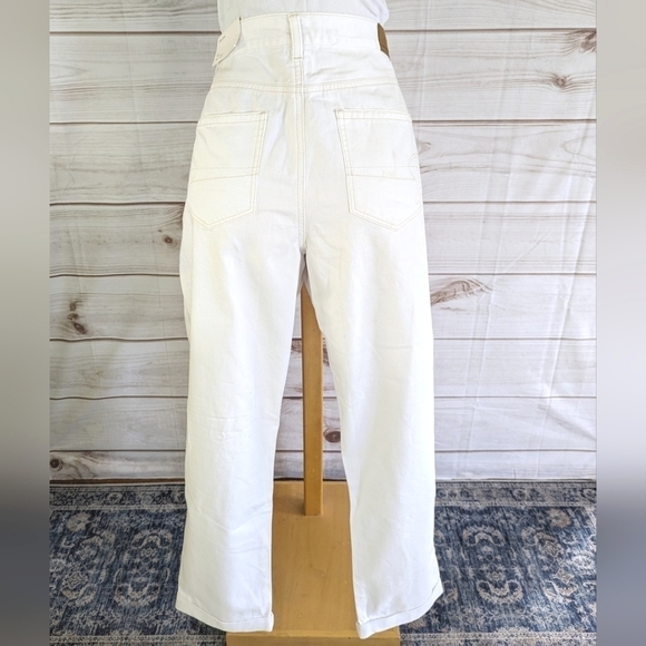 American Eagle Outfitters Pleated Mom Jeans in Soft White Size 10 Regular NWT - Picture 15 of 15